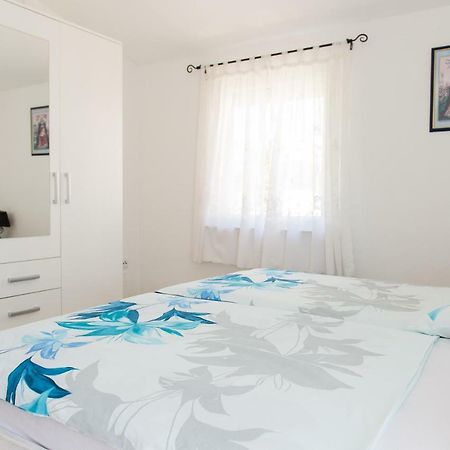 Apartment Ella 罗戈兹尼察 外观 照片