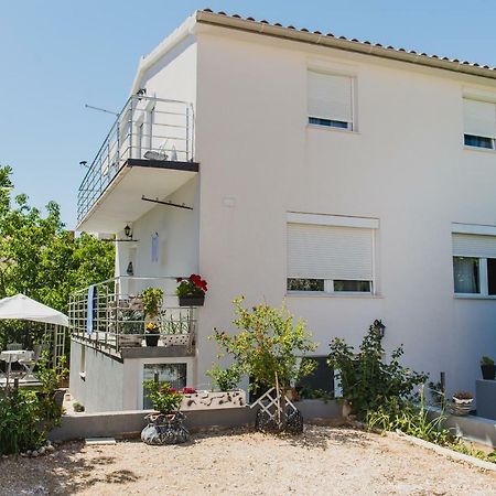 Apartment Ella 罗戈兹尼察 外观 照片