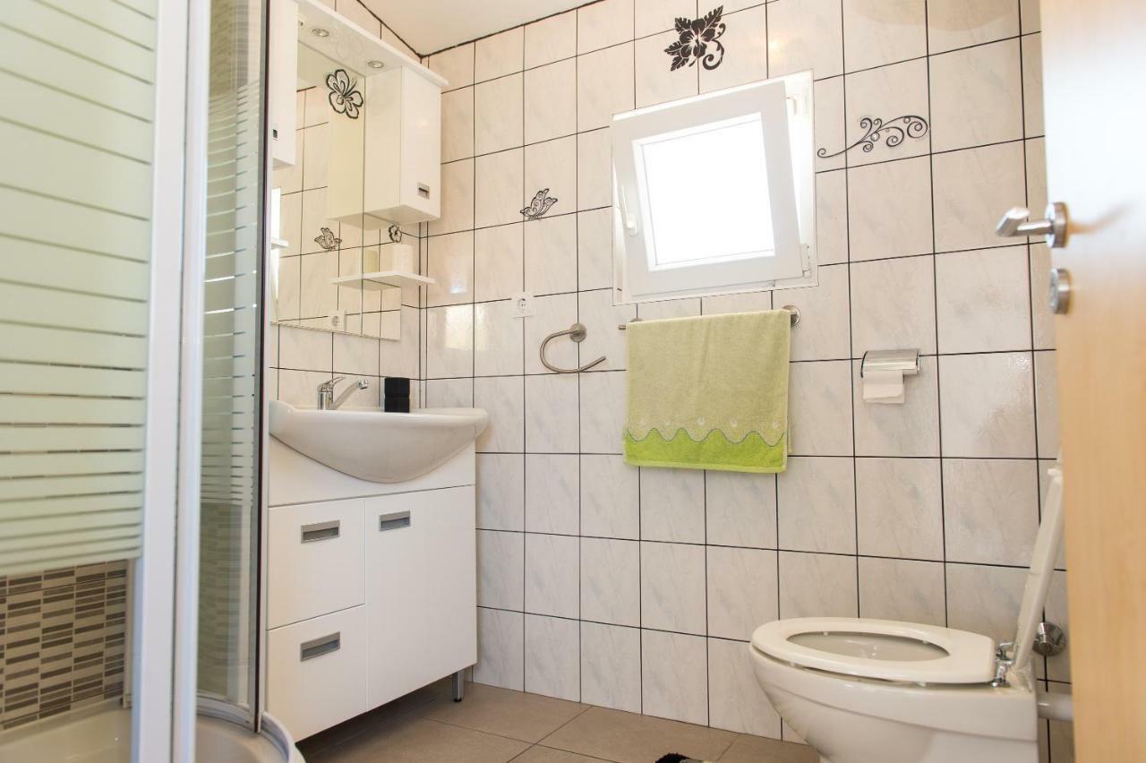 Apartment Ella 罗戈兹尼察 外观 照片